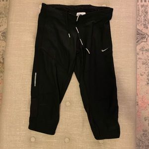 Black XS Nike running crops - decent condition!